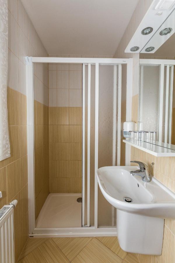 Parkhotel Smrzovka Luaran gambar
