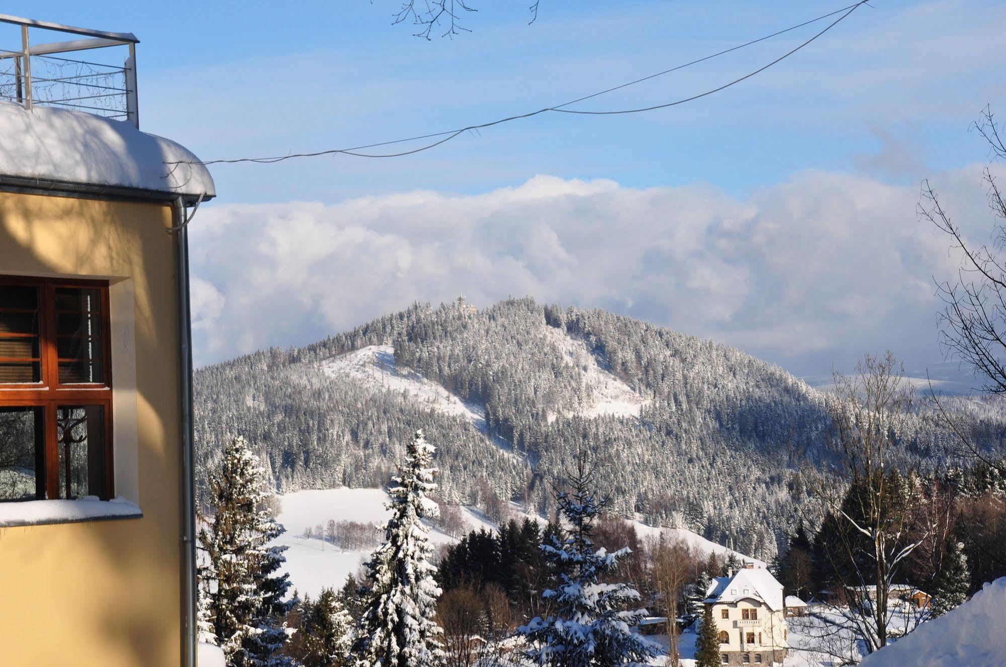 Parkhotel Smrzovka Luaran gambar